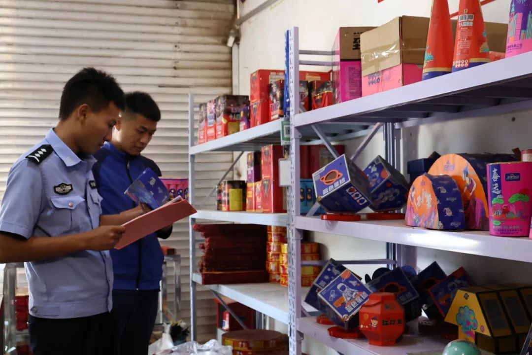 萬興鄉筑牢安全防線 扎實開展國慶節前食品銷售領域安全大排查